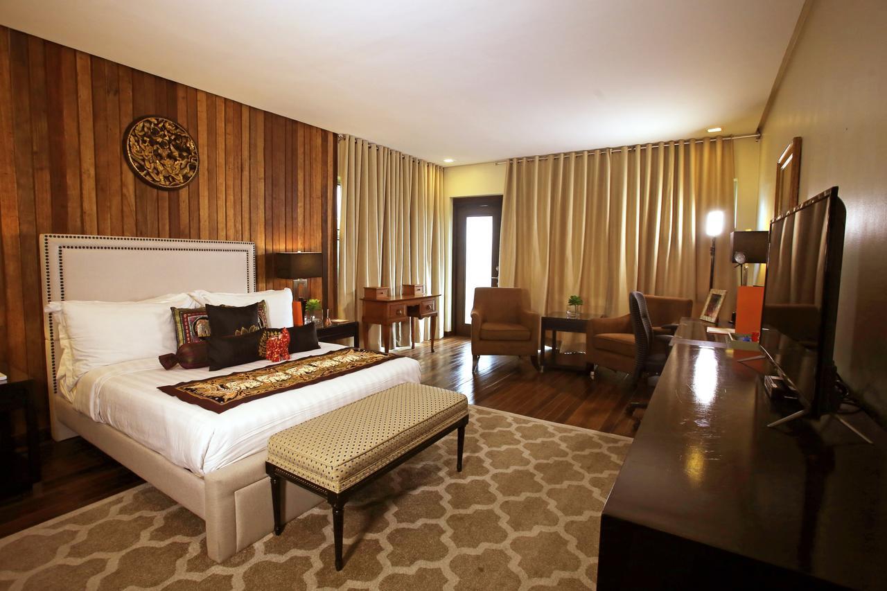 The Oriental Luxury Suites Alfonso Exterior foto